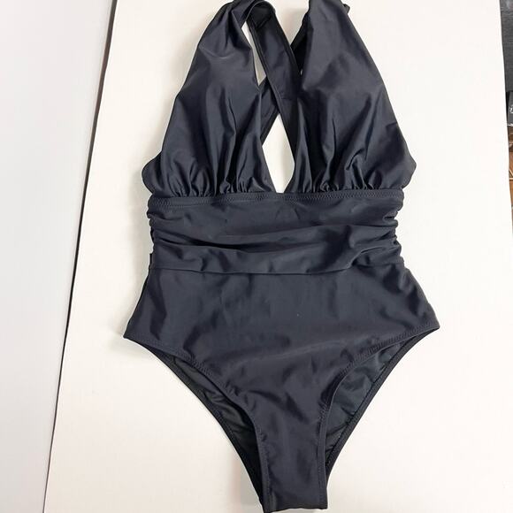 Cupshe Summer Seaside Ruched Halter Tummy Control Black One Piece Swimsuit sz S - Picture 1 of 9